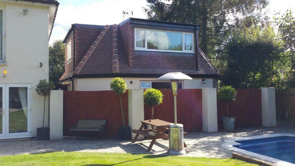 Beautiful Detached 1 Bedroom Apartment Eltham Exterior foto